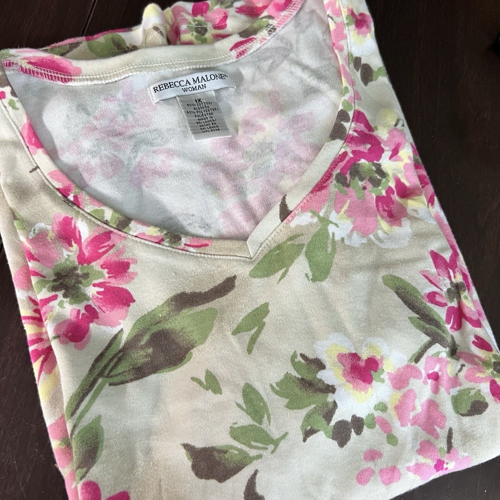 Rebecca Malone Woman 1X Floral V-Neck T-Shirt Pink Green Beige Cotton Blend EUC